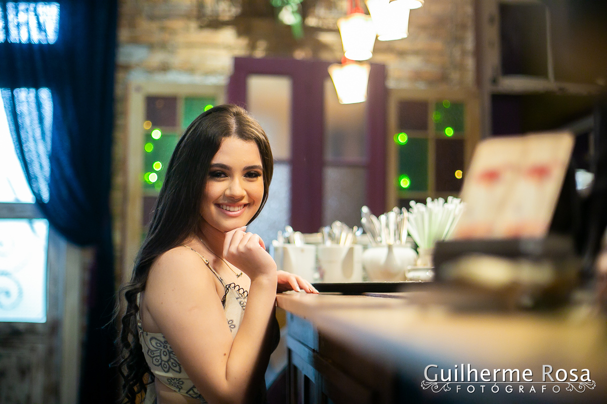 Café que serve lanches, sobremesas, café e chás, conhecido por seu chai latte com especiarias indianas Endereço: Rua Sarmento Leite, 1024, R. Sarmento Leite, 1030 - Cidade Baixa,
- guilhermers - 

Ensaios Fotográficos -
Book - da Monique Martins Machado
