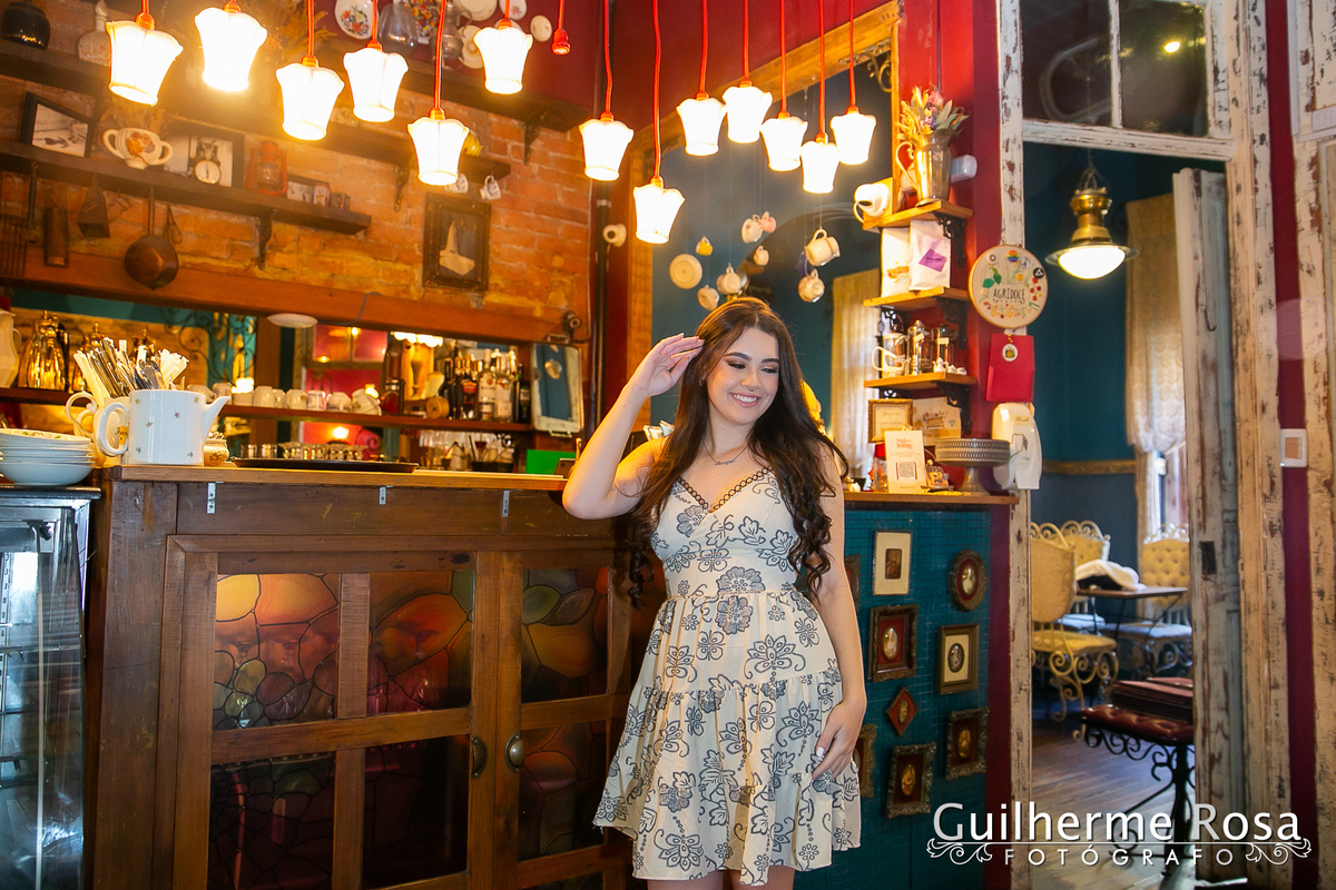 Café que serve lanches, sobremesas, café e chás, conhecido por seu chai latte com especiarias indianas Endereço: Rua Sarmento Leite, 1024, R. Sarmento Leite, 1030 - Cidade Baixa,
- guilhermers - 

Ensaios Fotográficos -
Book - da Monique Martins Machado
