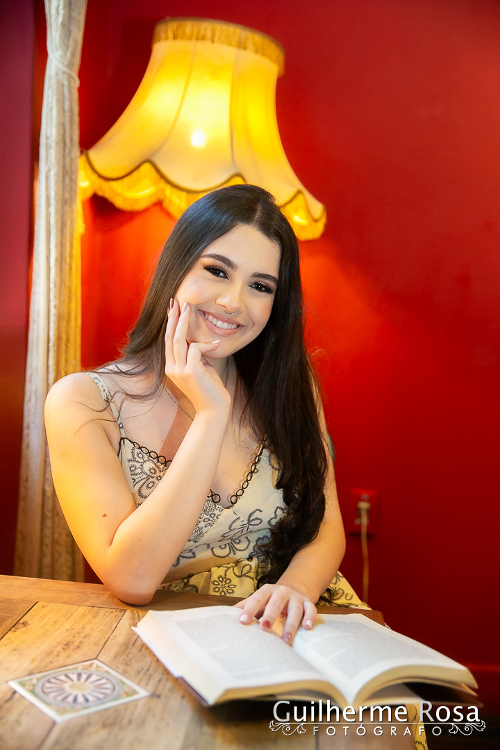 Café que serve lanches, sobremesas, café e chás, conhecido por seu chai latte com especiarias indianas Endereço: Rua Sarmento Leite, 1024, R. Sarmento Leite, 1030 - Cidade Baixa,
- guilhermers - 

Ensaios Fotográficos -
Book - da Monique Martins Machado
