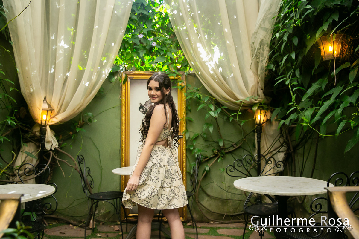 Café que serve lanches, sobremesas, café e chás, conhecido por seu chai latte com especiarias indianas Endereço: Rua Sarmento Leite, 1024, R. Sarmento Leite, 1030 - Cidade Baixa,
- guilhermers - 

Ensaios Fotográficos -
Book - da Monique Martins Machado
