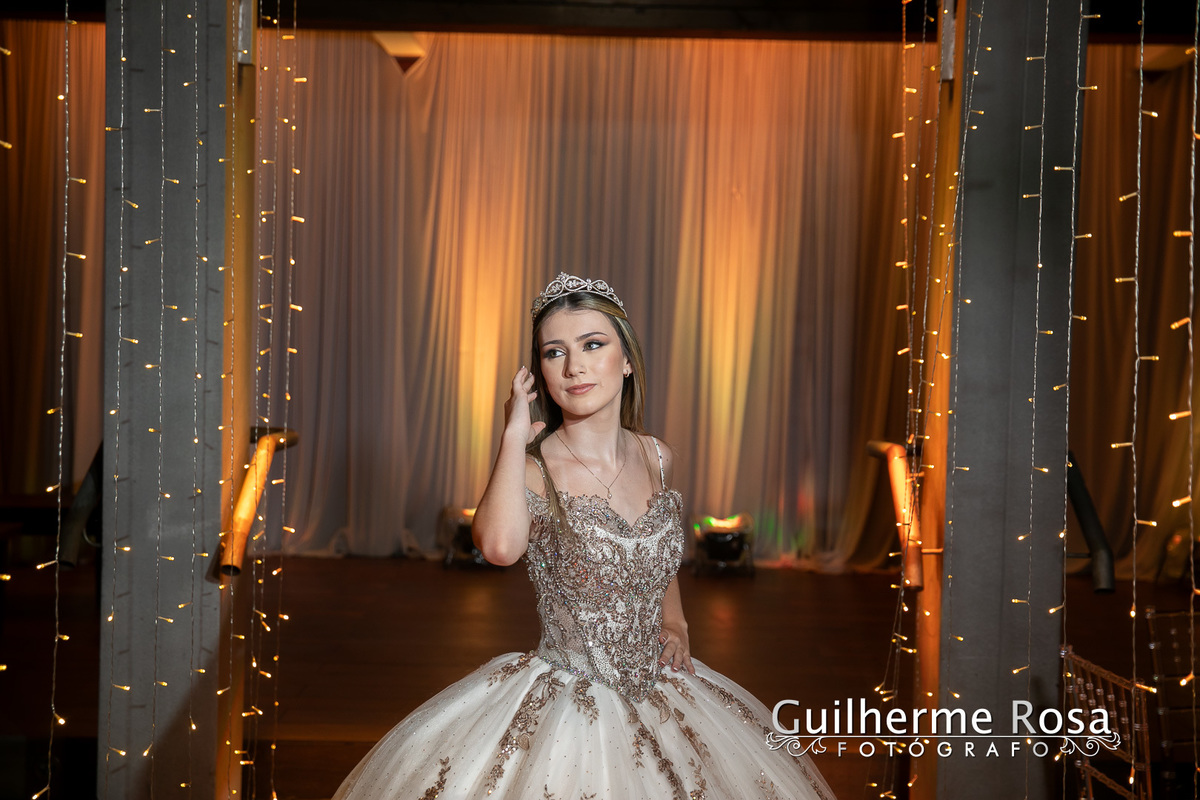 fotografia 15 anos Porto Alegre
ensaio 15 anos Porto Alegre
book 15 anos Porto Alegre
festa 15 anos Porto Alegre
debutante Porto Alegre
fotógrafo para festa de 15 anos em Porto Alegre
ensaio externo para 15 anos Porto Alegre
fotos de debutante em Porto Al