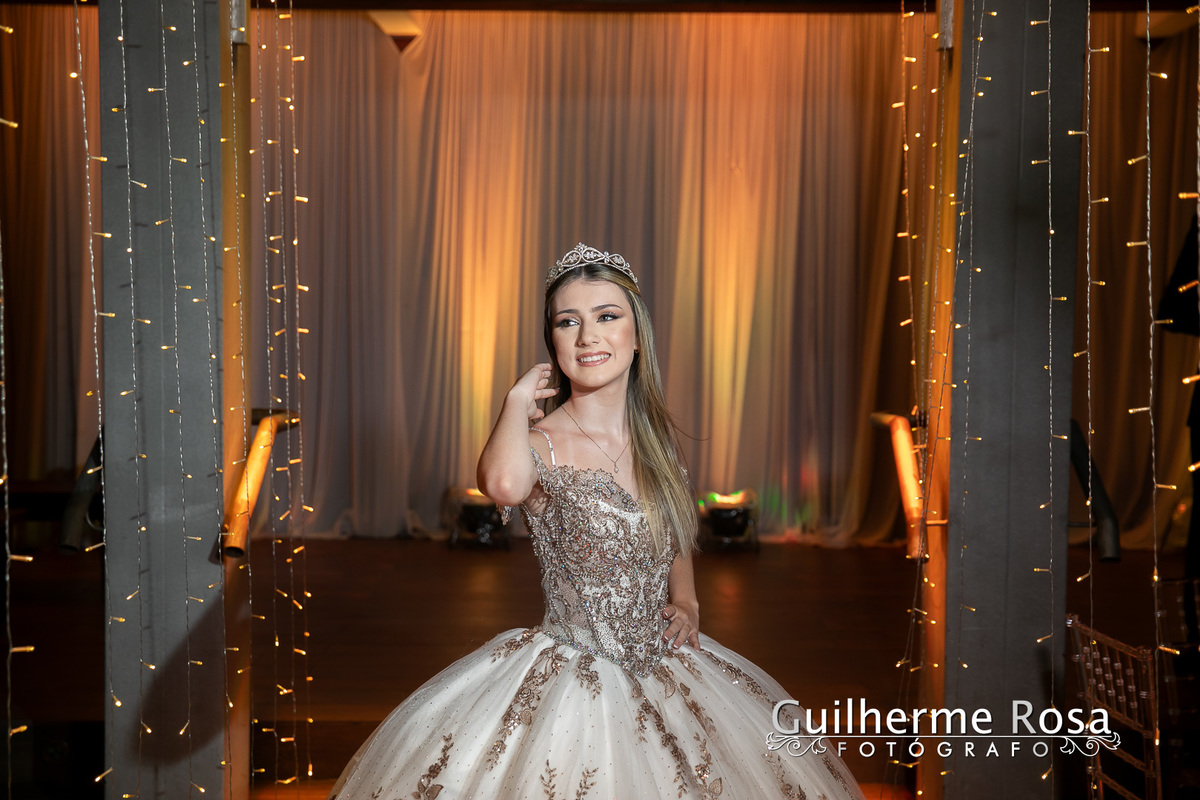 fotografia 15 anos Porto Alegre
ensaio 15 anos Porto Alegre
book 15 anos Porto Alegre
festa 15 anos Porto Alegre
debutante Porto Alegre
fotógrafo para festa de 15 anos em Porto Alegre
ensaio externo para 15 anos Porto Alegre
fotos de debutante em Porto Al