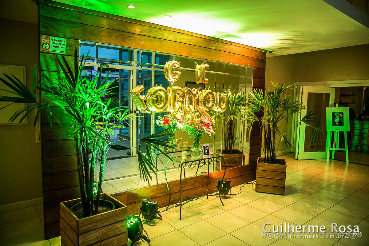 atmosfera eco clube recebe a linda formanda em administração Greta Flores