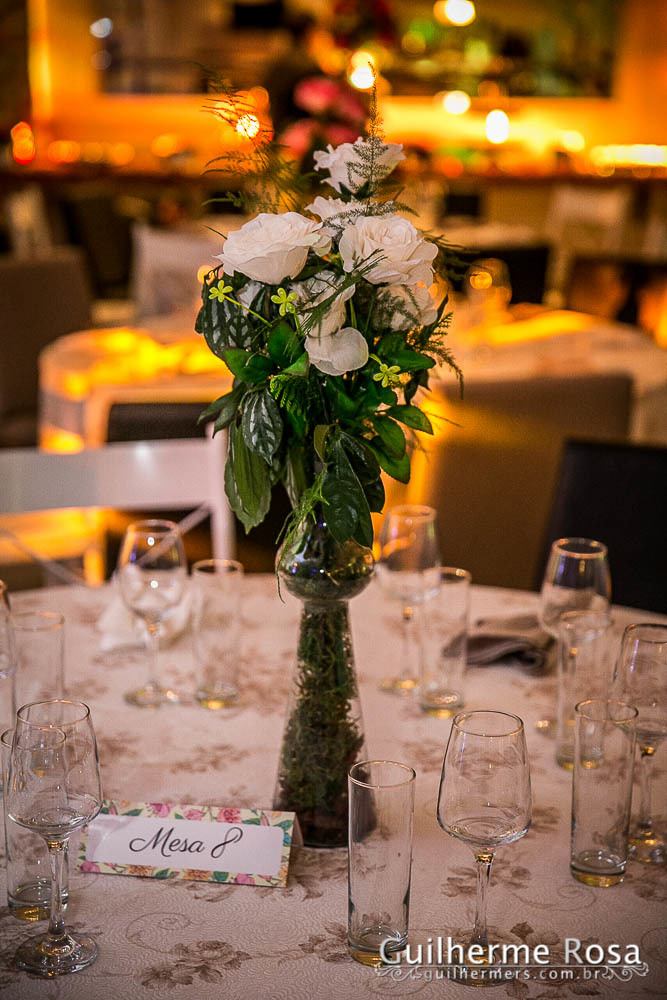 Momento  único da formanda freta flores no prédio 41  administração PUCRS - melhor custo beneficio