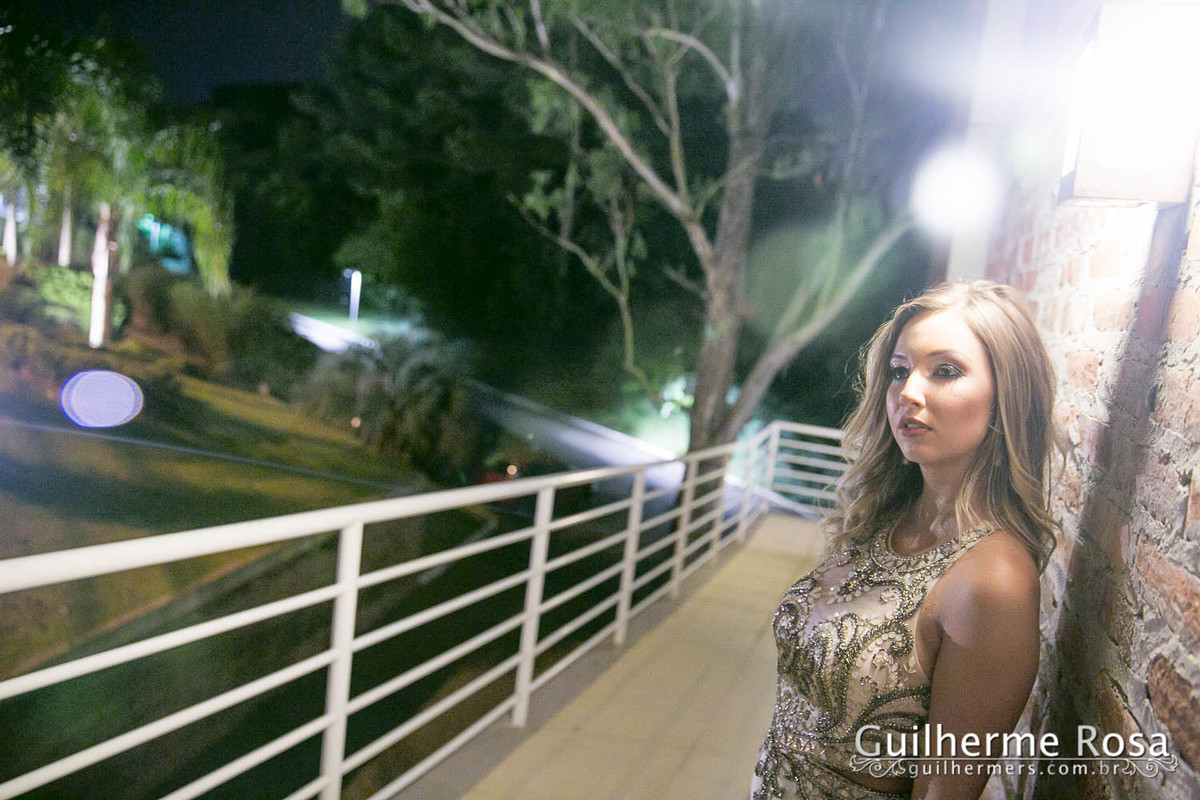 formanda pousando para guilherme rosa fotógrafo 