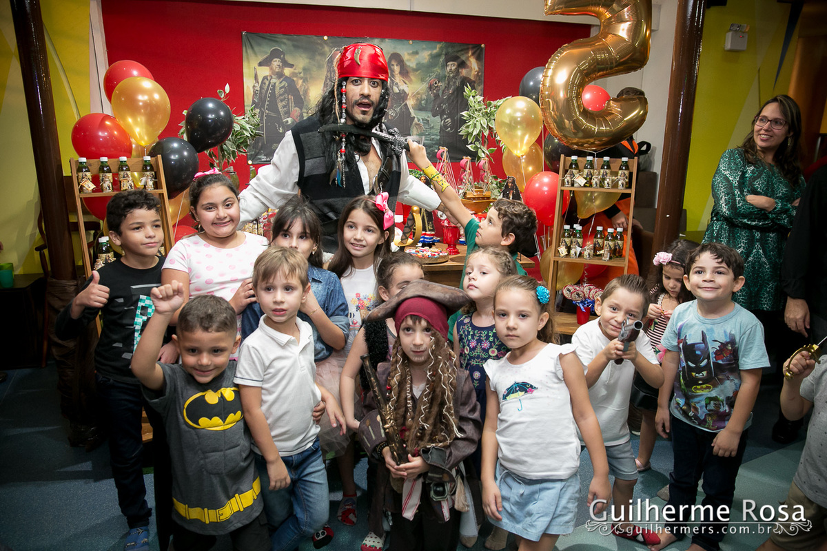 Capitão Jack Sparrow na festa de 5 anos do Theo- Karina Bianchin Rezende - Théo Bianchin Muccillo - BOOM MANIA – PASEO – Av. Wenceslau Escobar, 1823 LJ 11 e 12 -guilhermers