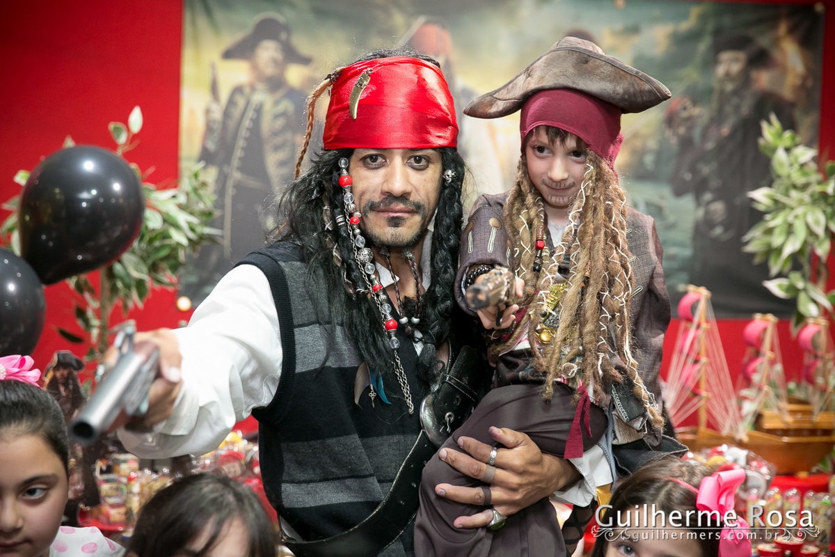 Capitão Jack Sparrow na festa de 5 anos do Theo- Karina Bianchin Rezende - Théo Bianchin Muccillo - BOOM MANIA – PASEO – Av. Wenceslau Escobar, 1823 LJ 11 e 12 -guilhermers