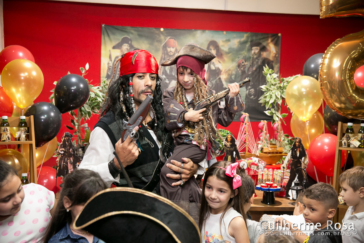 Capitão Jack Sparrow na festa de 5 anos do Theo- Karina Bianchin Rezende - Théo Bianchin Muccillo - BOOM MANIA – PASEO – Av. Wenceslau Escobar, 1823 LJ 11 e 12 -guilhermers