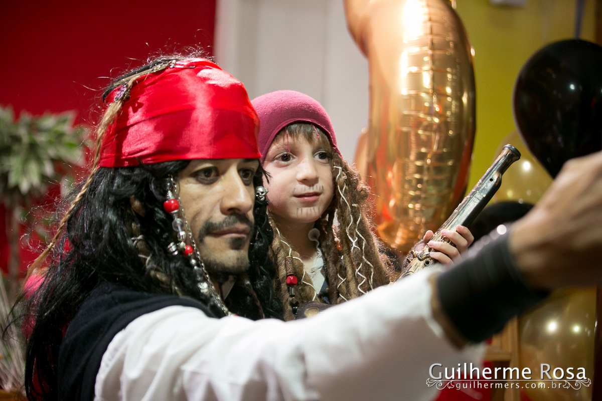 Capitão Jack Sparrow na festa de 5 anos do Theo- Karina Bianchin Rezende - Théo Bianchin Muccillo - BOOM MANIA – PASEO – Av. Wenceslau Escobar, 1823 LJ 11 e 12 -guilhermers