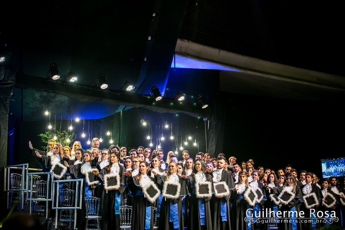 FORMATURA ARQUITETURA E URBANISMO ALICE RIZZIERI-FORMATURA ANFITEATRO ARAUJO VIANA-guilhermers-Formatura da @Alice Rizzieri  formada em arquitetura e Urbanismo na UniRitter

Colação  no Auditório Araújo Vianna e recepção na Teatro Hebraica