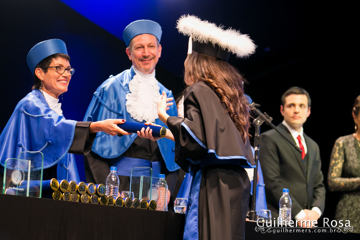 FORMATURA ARQUITETURA E URBANISMO ALICE RIZZIERI-FORMATURA ANFITEATRO ARAUJO VIANA-guilhermers-Formatura da @Alice Rizzieri  formada em arquitetura e Urbanismo na UniRitter

Colação  no Auditório Araújo Vianna e recepção na Teatro Hebraica
