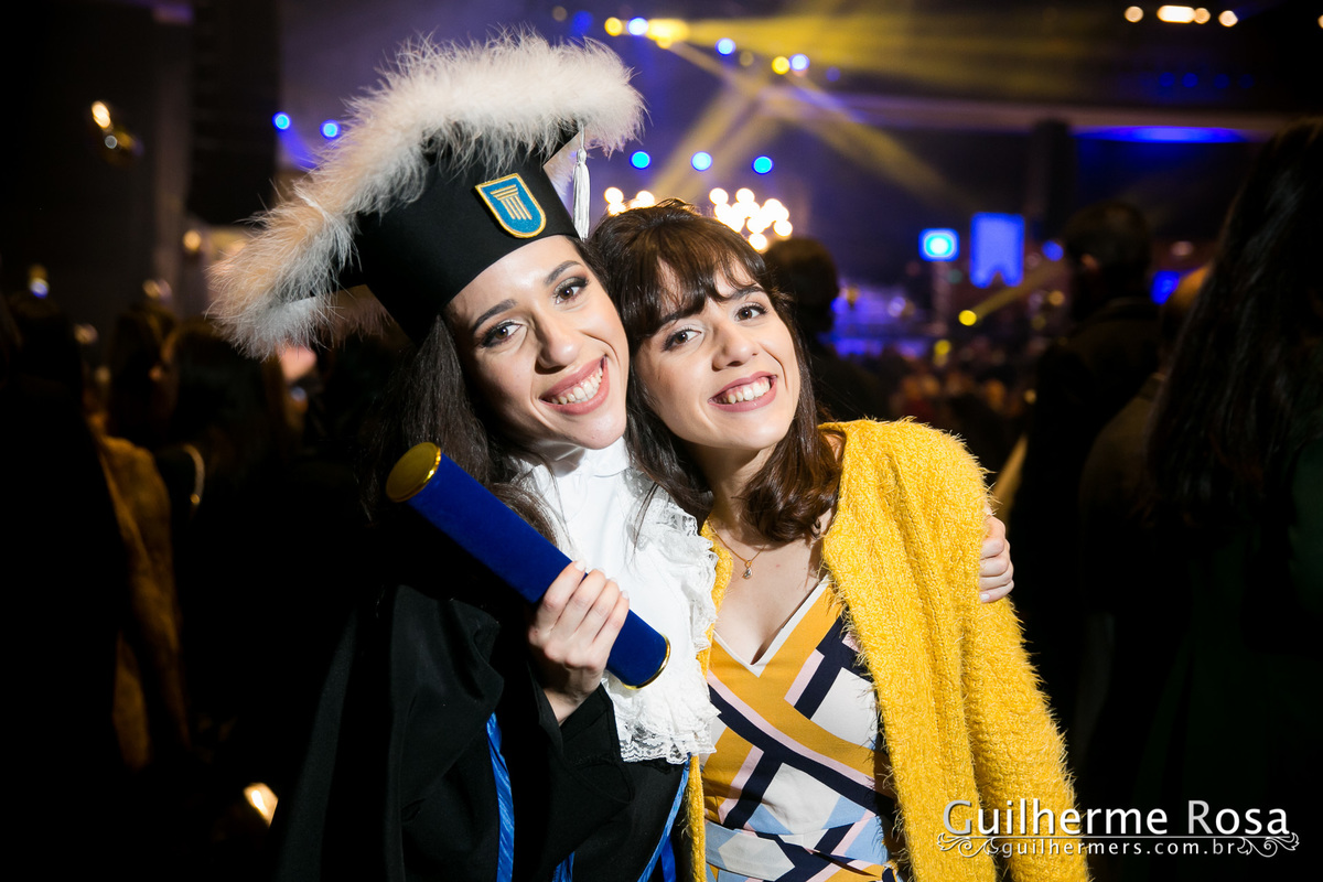 FORMATURA ARQUITETURA E URBANISMO ALICE RIZZIERI-FORMATURA ANFITEATRO ARAUJO VIANA-guilhermers-Formatura da @Alice Rizzieri  formada em arquitetura e Urbanismo na UniRitter

Colação  no Auditório Araújo Vianna e recepção na Teatro Hebraica