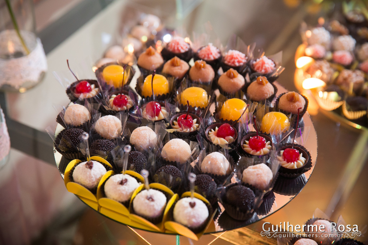 FORMATURA ARQUITETURA E URBANISMO ALICE RIZZIERI-FORMATURA ANFITEATRO ARAUJO VIANA-guilhermers-Formatura da @Alice Rizzieri  formada em arquitetura e Urbanismo na UniRitter

Colação  no Auditório Araújo Vianna e recepção na Teatro Hebraica