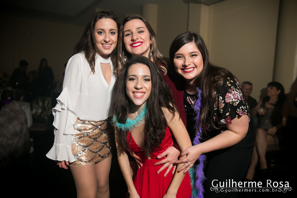 FORMATURA ARQUITETURA E URBANISMO ALICE RIZZIERI-FORMATURA ANFITEATRO ARAUJO VIANA-guilhermers-Formatura da @Alice Rizzieri  formada em arquitetura e Urbanismo na UniRitter

Colação  no Auditório Araújo Vianna e recepção na Teatro Hebraica