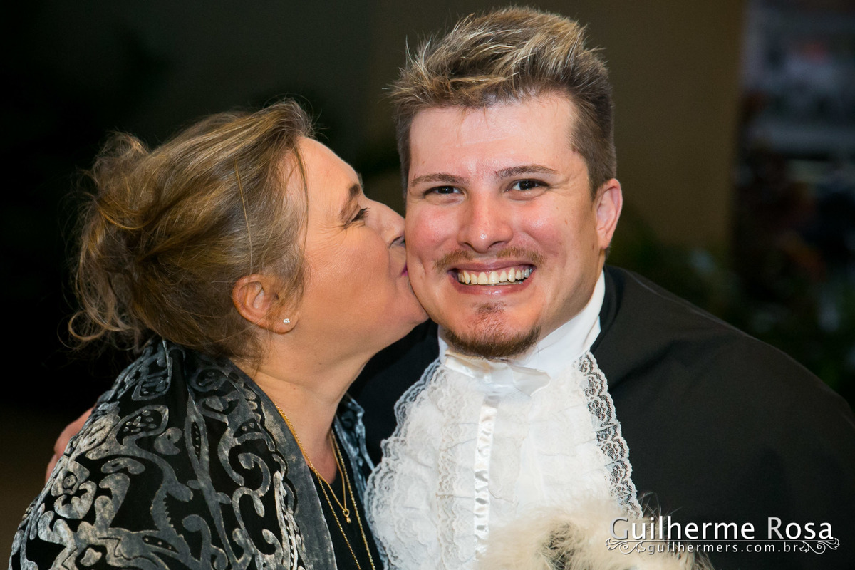 Felipe Jacomeli Machado, se formou em fisioterapia na  Ipa, colação na Sogipa e a recepção para seus convidados na  pizzas e festas Cidade Alta Poa.
-guilhermers -agepes