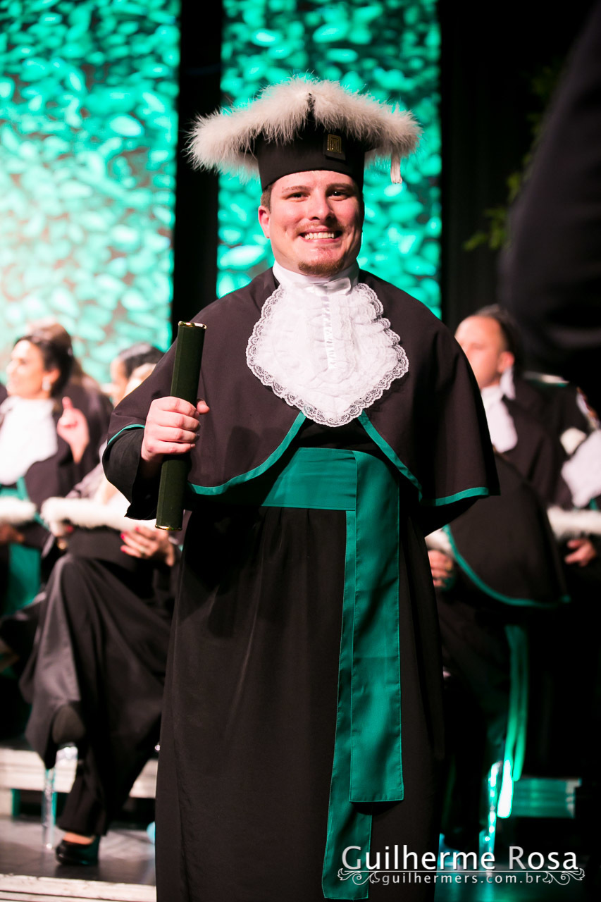 Felipe Jacomeli Machado, se formou em fisioterapia na  Ipa, colação na Sogipa e a recepção para seus convidados na  pizzas e festas Cidade Alta Poa.
-guilhermers -agepes