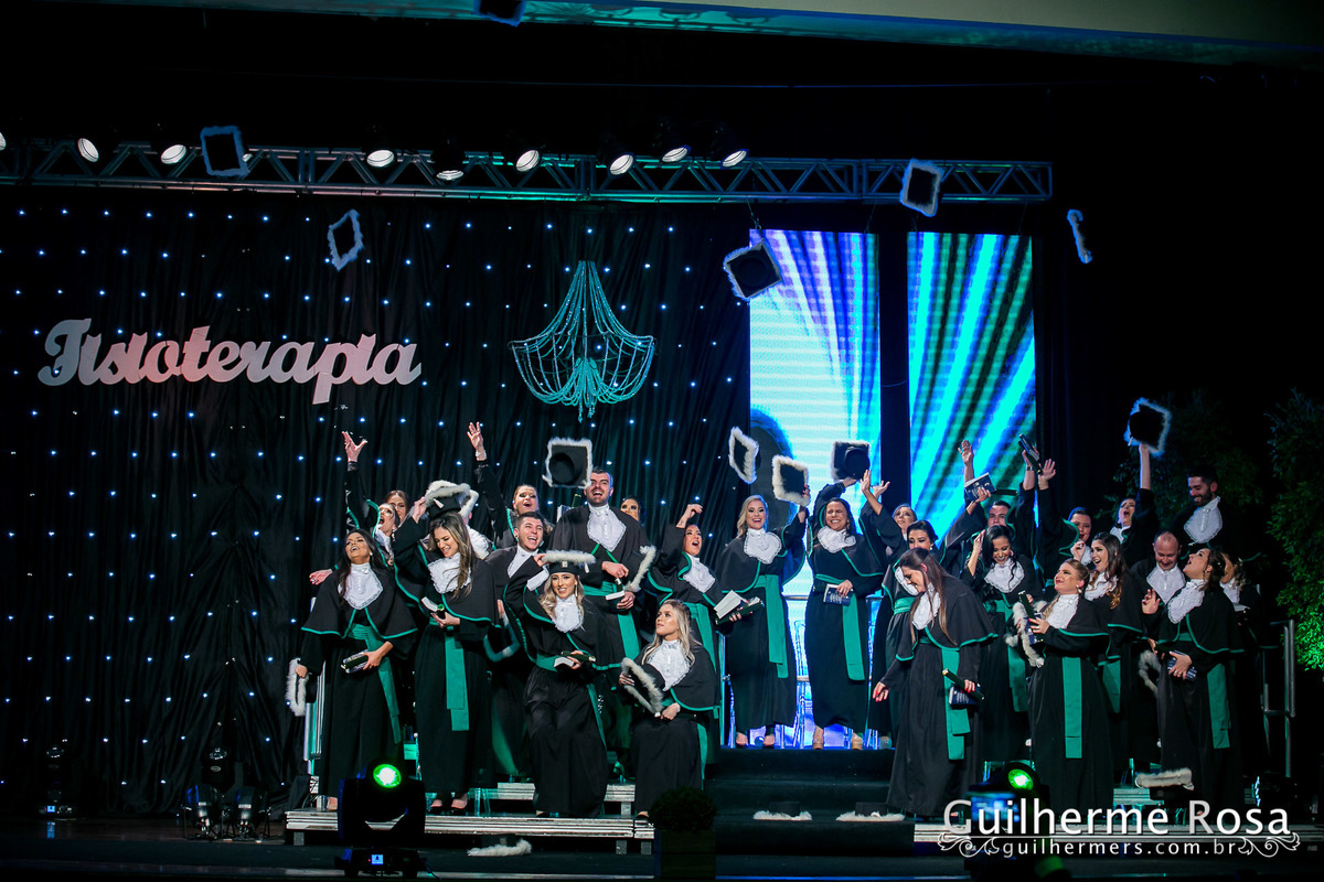 Felipe Jacomeli Machado, se formou em fisioterapia na  Ipa, colação na Sogipa e a recepção para seus convidados na  pizzas e festas Cidade Alta Poa.
-guilhermers -agepes