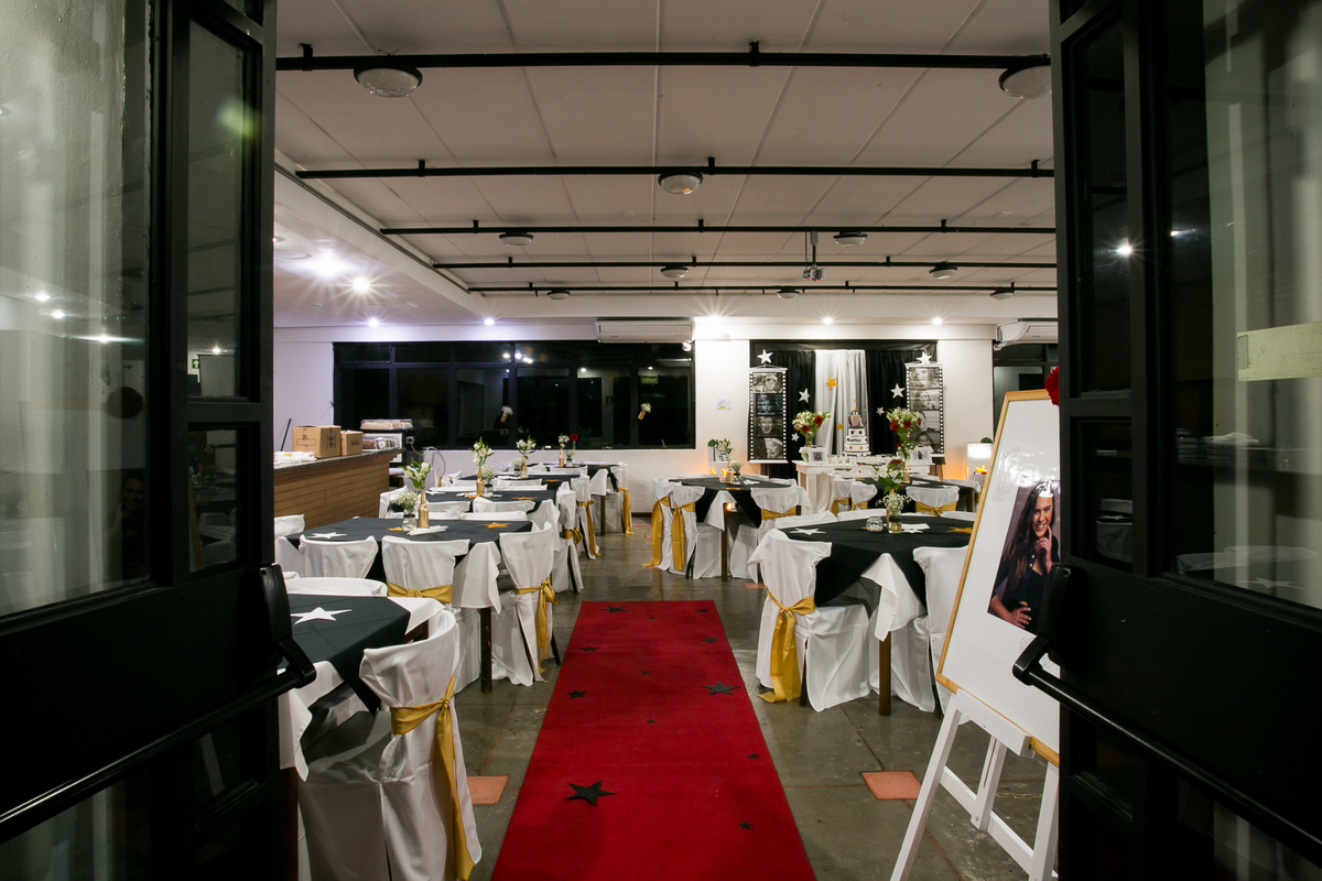 15 anos da @Stephanie Pieri Kolbe no AABB  Salão Guarujá,  cerimonialistas  Andréia Pieri e Marlise Kvietinski , decoradoras Graça Cunha e Aura Costa nunes, Dj Alehandro Suarez,  vestido da Brasil Pitanga.

Com Mãe @Adriane Pieri e tia dinda @Andréia Pier