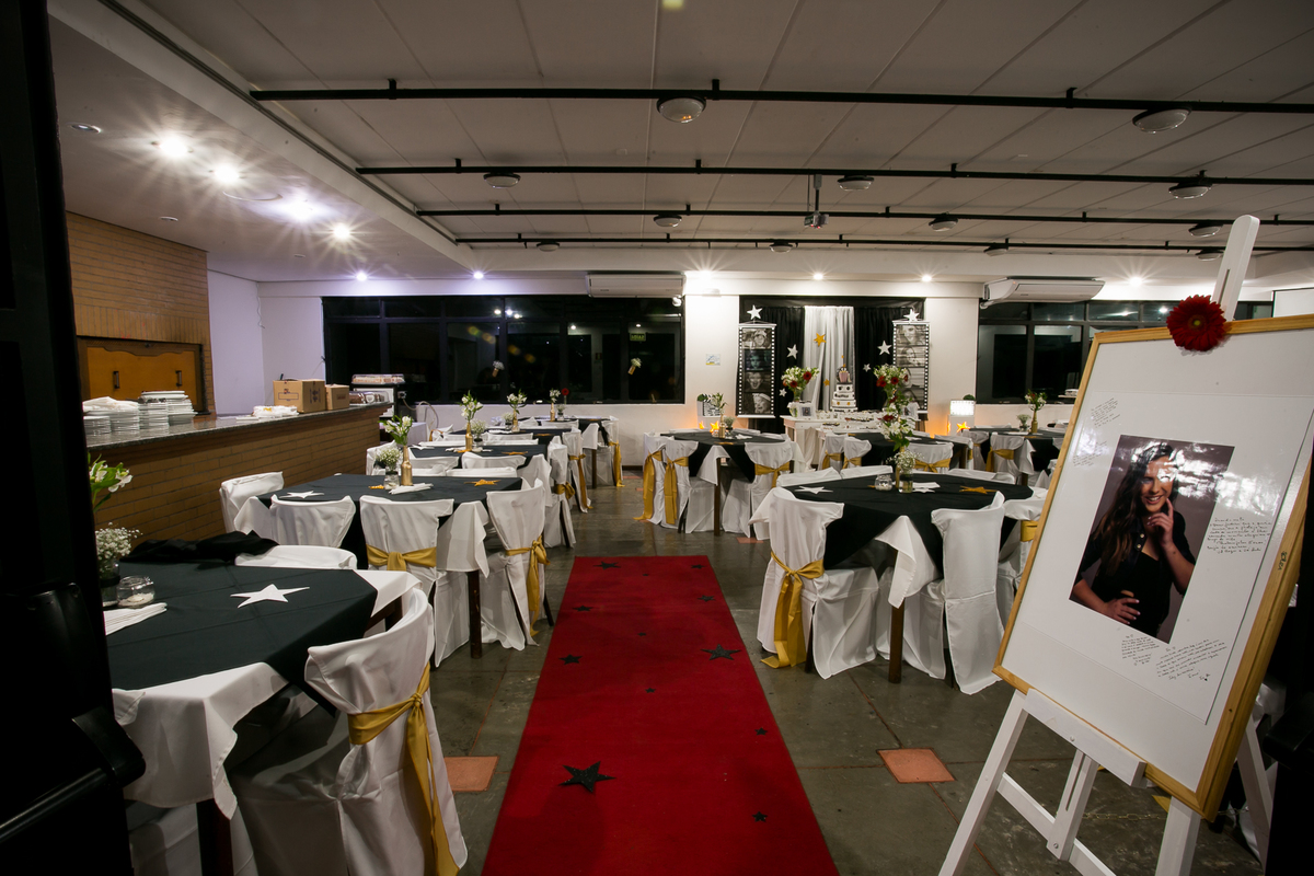 15 anos da @Stephanie Pieri Kolbe no AABB  Salão Guarujá,  cerimonialistas  Andréia Pieri e Marlise Kvietinski , decoradoras Graça Cunha e Aura Costa nunes, Dj Alehandro Suarez,  vestido da Brasil Pitanga.

Com Mãe @Adriane Pieri e tia dinda @Andréia Pier