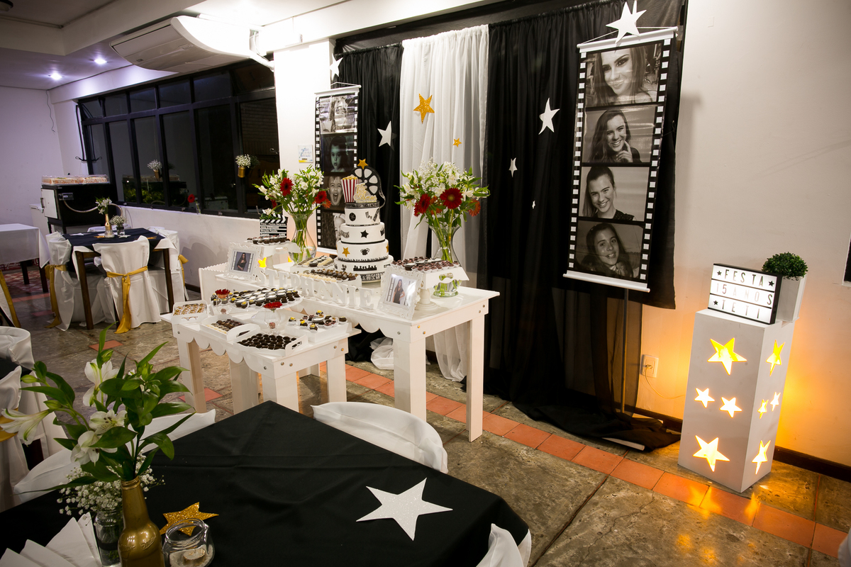 15 anos da @Stephanie Pieri Kolbe no AABB  Salão Guarujá,  cerimonialistas  Andréia Pieri e Marlise Kvietinski , decoradoras Graça Cunha e Aura Costa nunes, Dj Alehandro Suarez,  vestido da Brasil Pitanga.

Com Mãe @Adriane Pieri e tia dinda @Andréia Pier