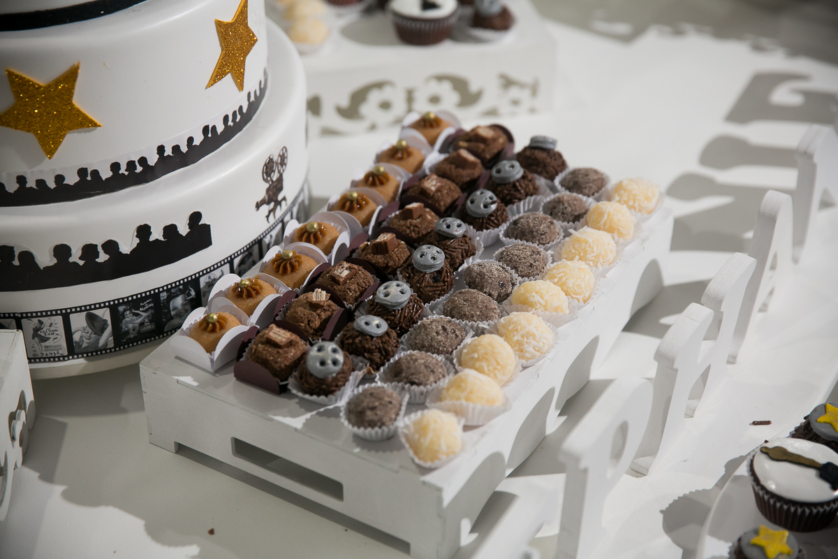 15 anos da @Stephanie Pieri Kolbe no AABB  Salão Guarujá,  cerimonialistas  Andréia Pieri e Marlise Kvietinski , decoradoras Graça Cunha e Aura Costa nunes, Dj Alehandro Suarez,  vestido da Brasil Pitanga.

Com Mãe @Adriane Pieri e tia dinda @Andréia Pier