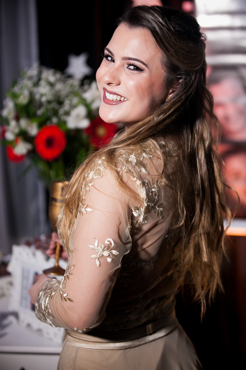 15 anos da @Stephanie Pieri Kolbe no AABB  Salão Guarujá,  cerimonialistas  Andréia Pieri e Marlise Kvietinski , decoradoras Graça Cunha e Aura Costa nunes, Dj Alehandro Suarez,  vestido da Brasil Pitanga.

Com Mãe @Adriane Pieri e tia dinda @Andréia Pier