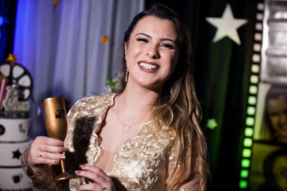 15 anos da @Stephanie Pieri Kolbe no AABB  Salão Guarujá,  cerimonialistas  Andréia Pieri e Marlise Kvietinski , decoradoras Graça Cunha e Aura Costa nunes, Dj Alehandro Suarez,  vestido da Brasil Pitanga.

Com Mãe @Adriane Pieri e tia dinda @Andréia Pier