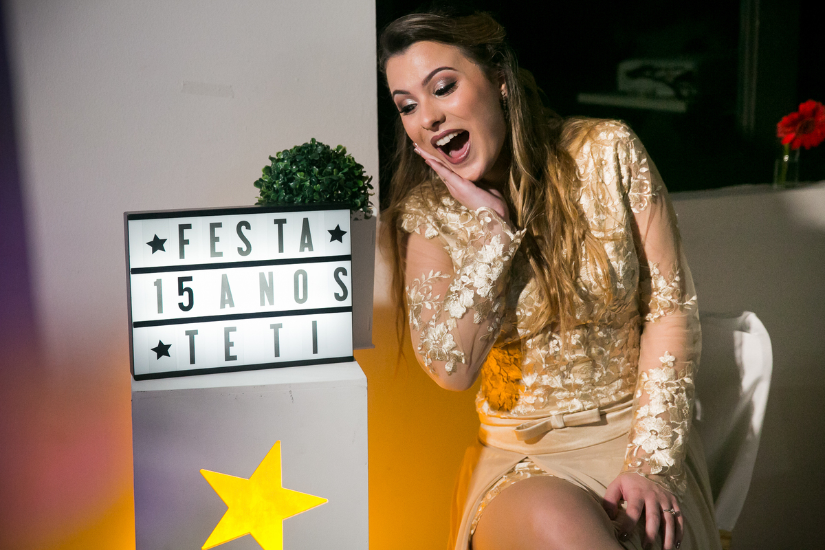 15 anos da @Stephanie Pieri Kolbe no AABB  Salão Guarujá,  cerimonialistas  Andréia Pieri e Marlise Kvietinski , decoradoras Graça Cunha e Aura Costa nunes, Dj Alehandro Suarez,  vestido da Brasil Pitanga.

Com Mãe @Adriane Pieri e tia dinda @Andréia Pier