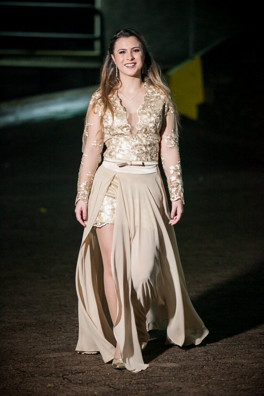 15 anos da @Stephanie Pieri Kolbe no AABB  Salão Guarujá,  cerimonialistas  Andréia Pieri e Marlise Kvietinski , decoradoras Graça Cunha e Aura Costa nunes, Dj Alehandro Suarez,  vestido da Brasil Pitanga.

Com Mãe @Adriane Pieri e tia dinda @Andréia Pier