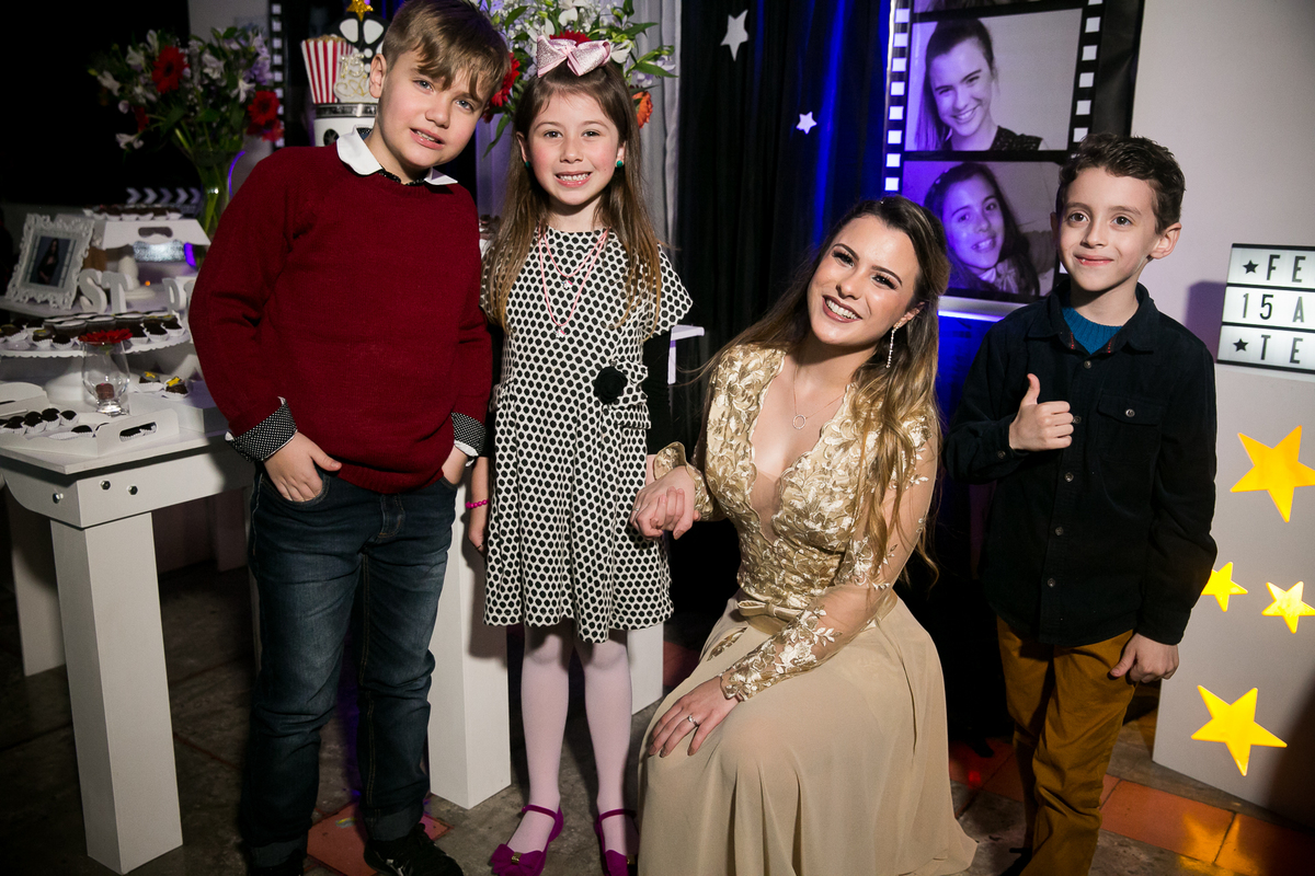 15 anos da @Stephanie Pieri Kolbe no AABB  Salão Guarujá,  cerimonialistas  Andréia Pieri e Marlise Kvietinski , decoradoras Graça Cunha e Aura Costa nunes, Dj Alehandro Suarez,  vestido da Brasil Pitanga.

Com Mãe @Adriane Pieri e tia dinda @Andréia Pier