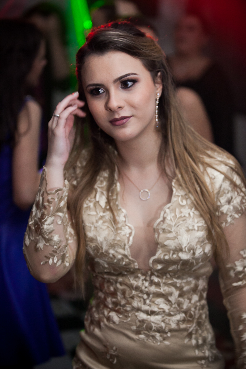 15 anos da @Stephanie Pieri Kolbe no AABB  Salão Guarujá,  cerimonialistas  Andréia Pieri e Marlise Kvietinski , decoradoras Graça Cunha e Aura Costa nunes, Dj Alehandro Suarez,  vestido da Brasil Pitanga.

Com Mãe @Adriane Pieri e tia dinda @Andréia Pier