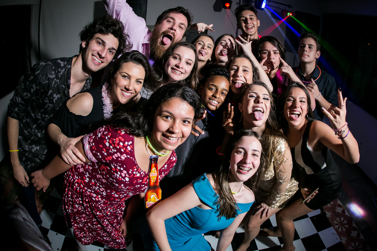 15 anos da @Stephanie Pieri Kolbe no AABB  Salão Guarujá,  cerimonialistas  Andréia Pieri e Marlise Kvietinski , decoradoras Graça Cunha e Aura Costa nunes, Dj Alehandro Suarez,  vestido da Brasil Pitanga.

Com Mãe @Adriane Pieri e tia dinda @Andréia Pier