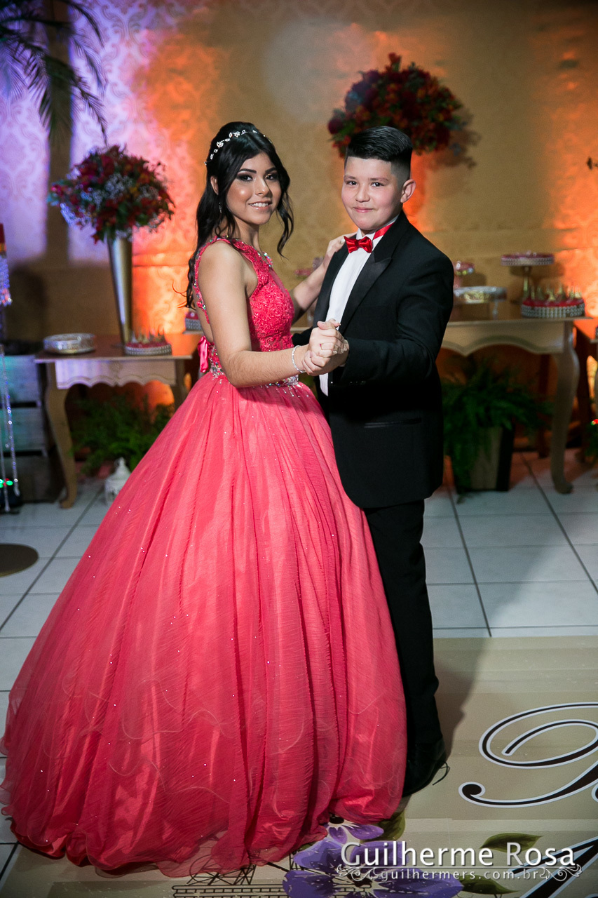 Mais uma linda debutante neste setembro, @Biia Rodrigues com Mãe @EdyeDani Rodrigues  e seu parentes e amigos, comemorarão uma linda festa!

Bartenter Show @Diversa Show

Cerimonial e decoração @Sirle lorena - GuilhermeRS