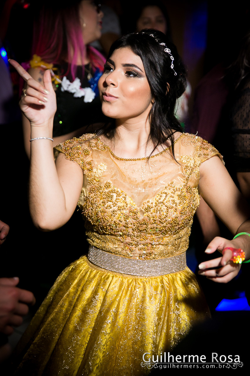 Mais uma linda debutante neste setembro, @Biia Rodrigues com Mãe @EdyeDani Rodrigues  e seu parentes e amigos, comemorarão uma linda festa!

Bartenter Show @Diversa Show

Cerimonial e decoração @Sirle lorena - GuilhermeRS