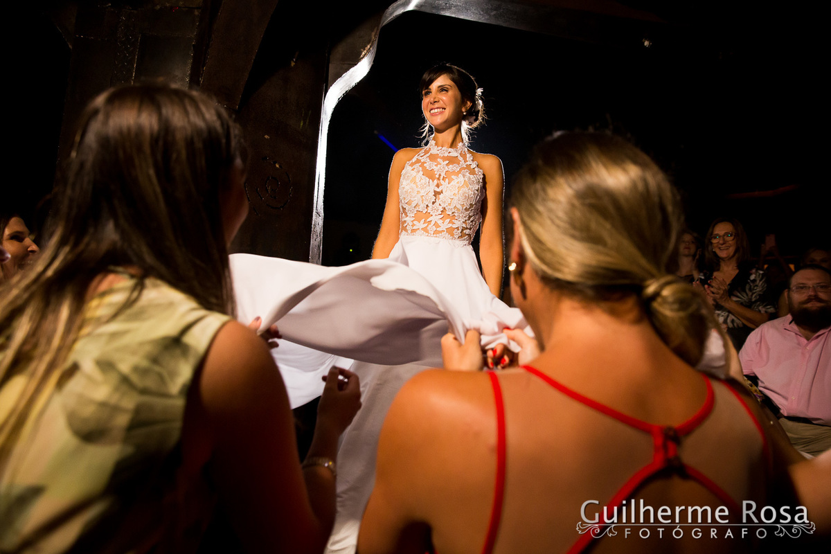 Lindo casamento  com os queridos @brunaratz & @vinicios, cerimônia e recepção no @gnuniao com @teredeluca64 Anderson Escouto  e Vladimir
Grêmio Náutico União salão Deposito1-Boate-Hotel Sheraton - guilhermers