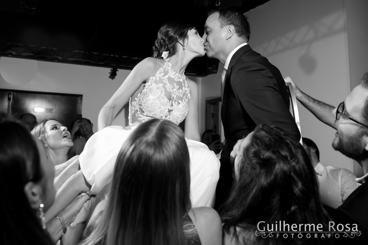 Lindo casamento  com os queridos @brunaratz & @vinicios, cerimônia e recepção no @gnuniao com @teredeluca64 Anderson Escouto  e Vladimir
Grêmio Náutico União salão Deposito1-Boate-Hotel Sheraton - guilhermers