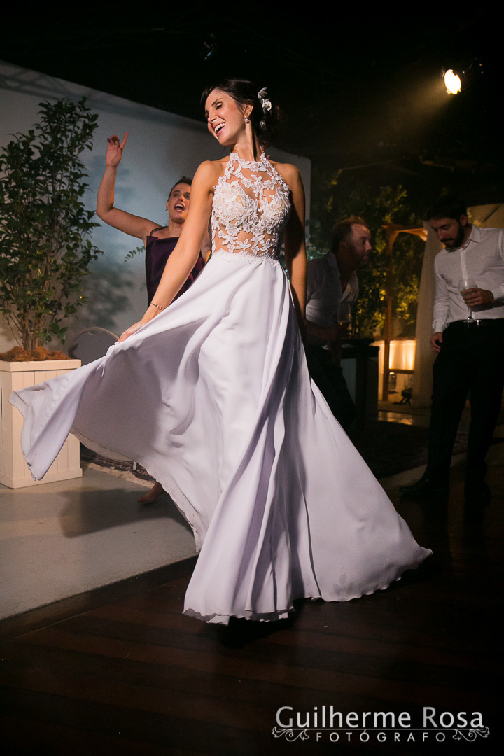 Lindo casamento  com os queridos @brunaratz & @vinicios, cerimônia e recepção no @gnuniao com @teredeluca64 Anderson Escouto  e Vladimir
Grêmio Náutico União salão Deposito1-Boate-Hotel Sheraton - guilhermers