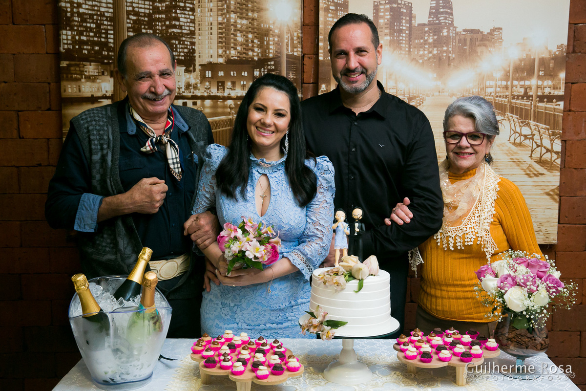 Mini Casamento da Adriana Anhaya & Tony A. Seadi, uma noite de sexta-feira na Casseroles Pizzaria, segue uns clicks…