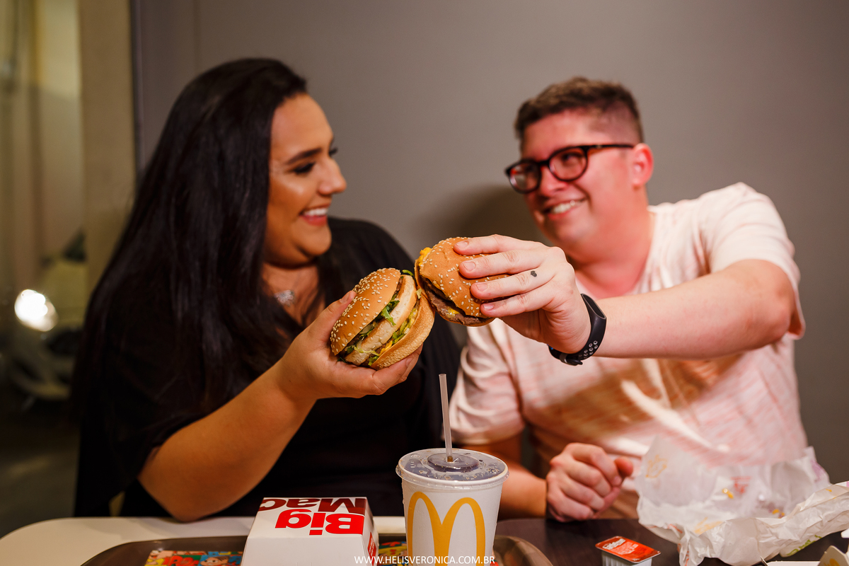 ensaio de casal no mc donalds