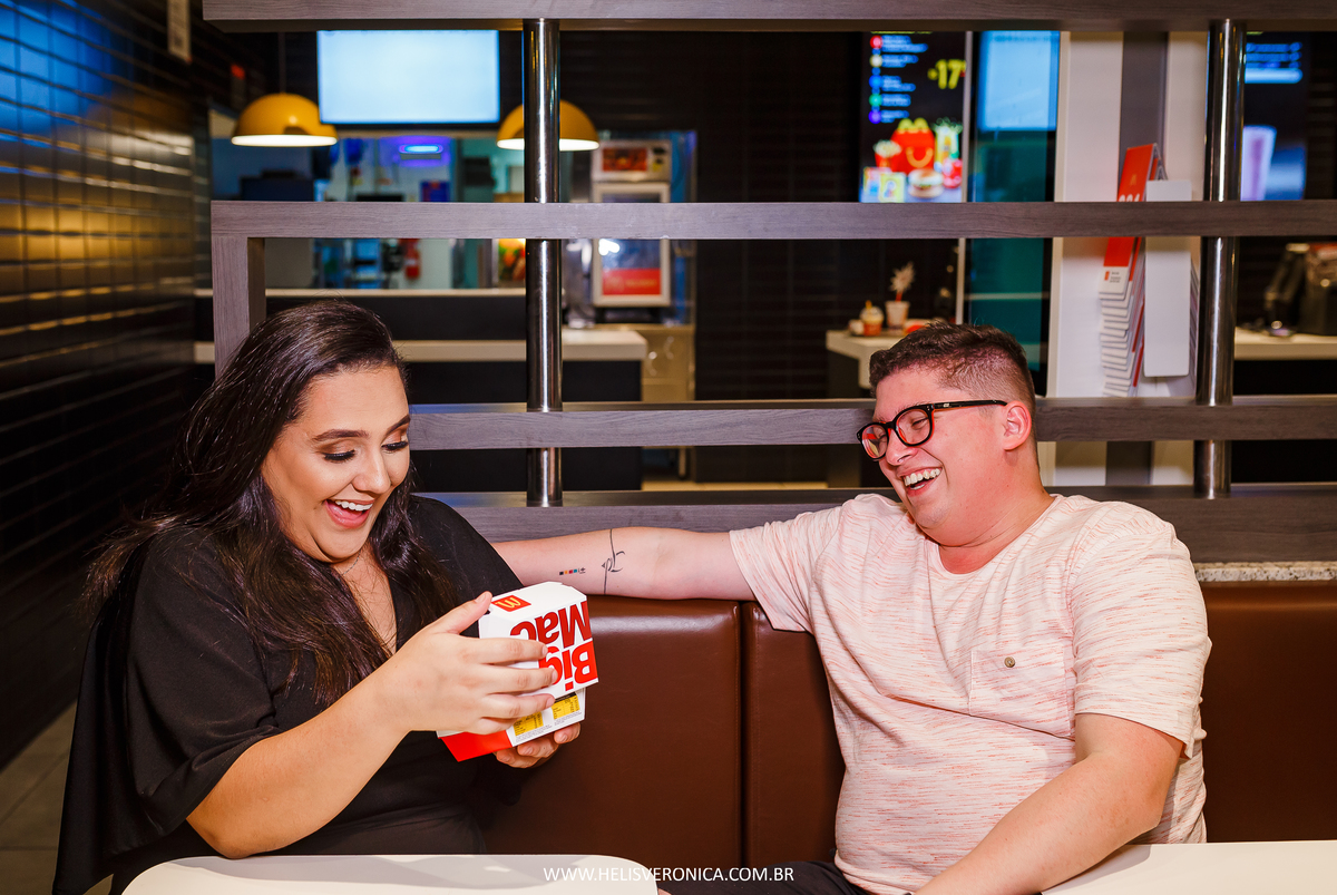 ensaio de casal no mc donalds