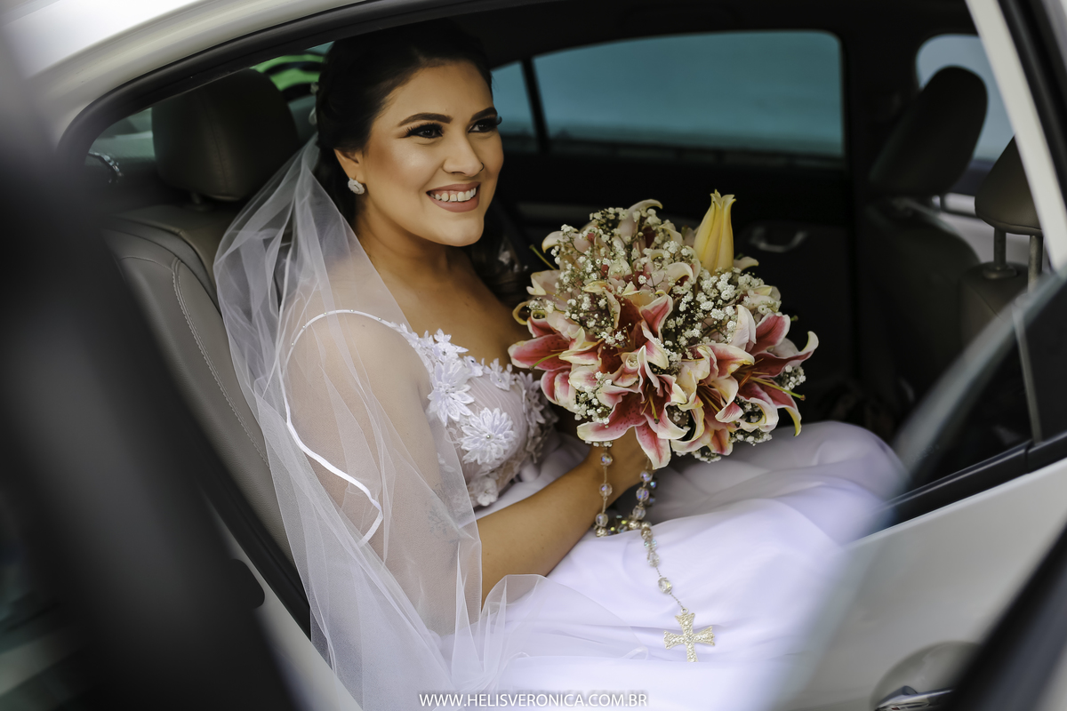 noiva no carro