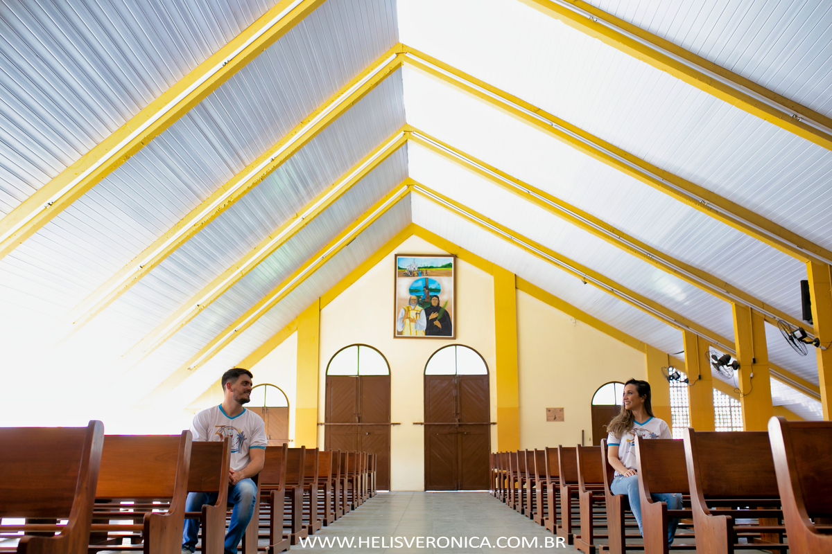 ensaio casal na igreja