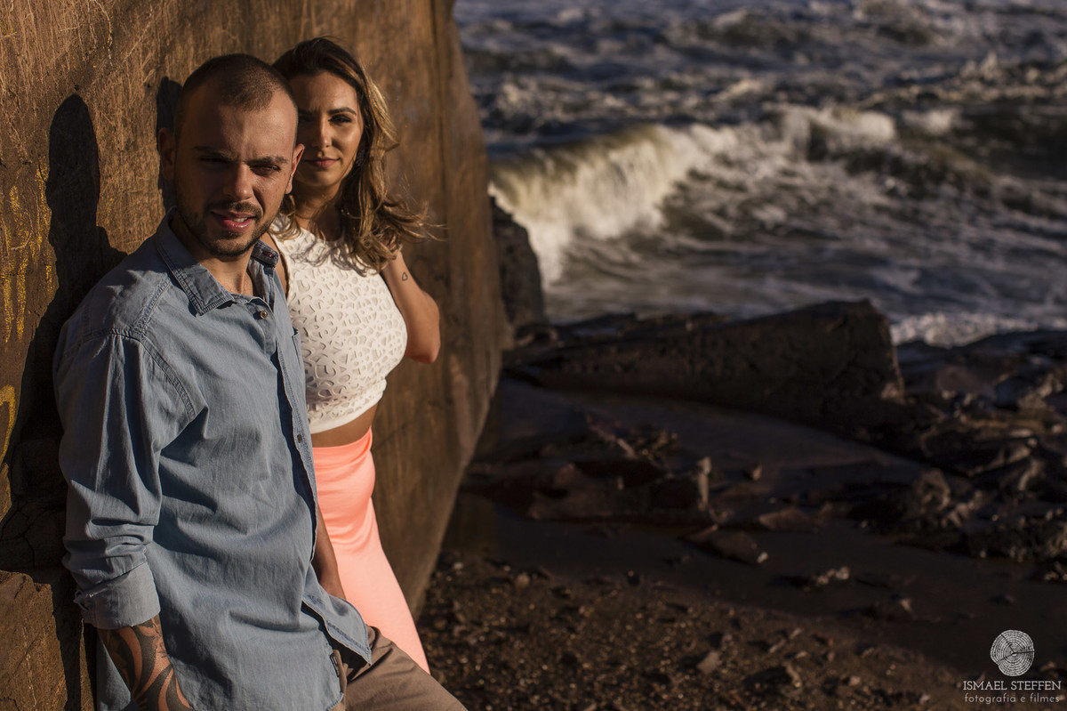 ensaio de casal, casal na praia, ensaio de casal na praia, ensaio em torres, fotografia de casal, sessão de casal, Ismael Steffen fotografia