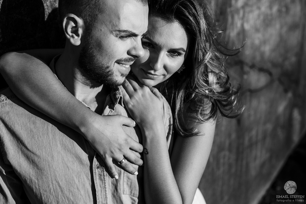 ensaio de casal, casal na praia, ensaio de casal na praia, ensaio em torres, fotografia de casal, sessão de casal, Ismael Steffen fotografia