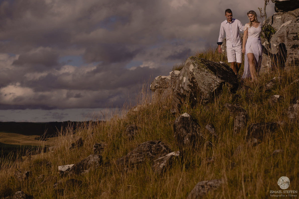 ensaio de casal, pre casamento, pre wedding, ensaio de casal no campo, casal no campo, fotografia de casal, Ismael Steffen Fotografia