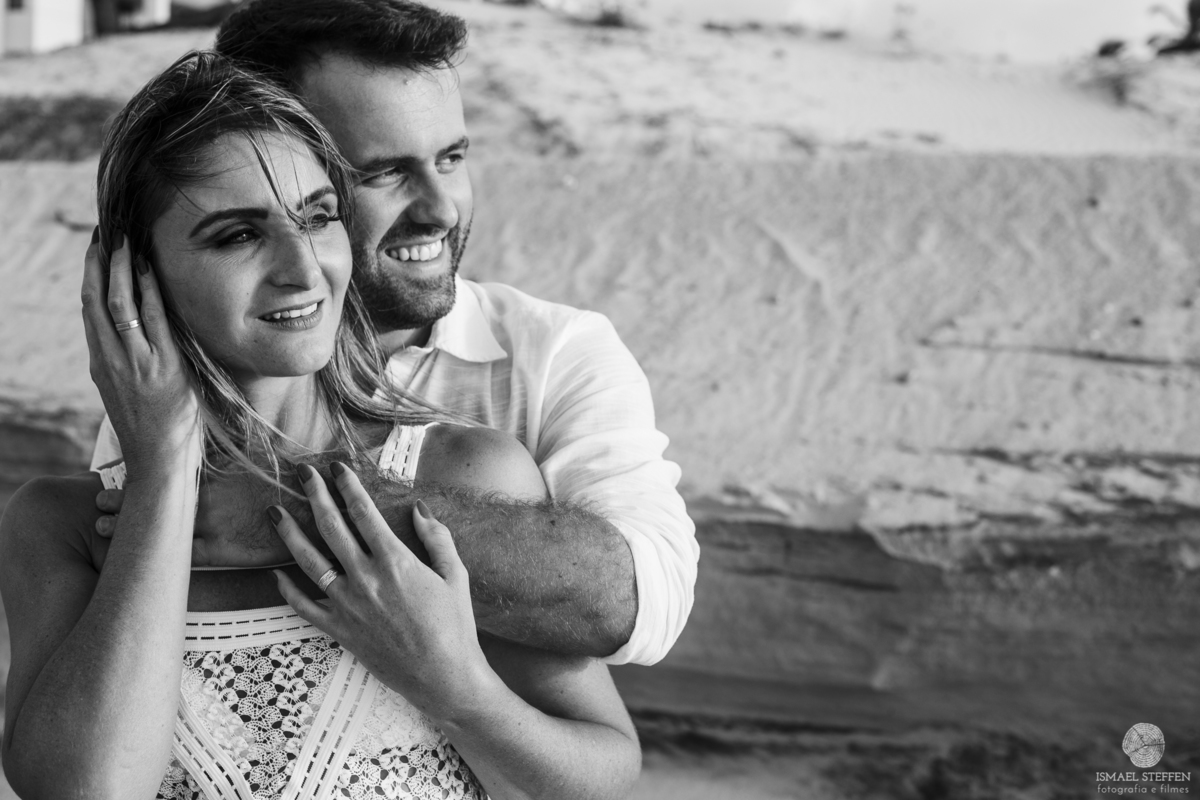 casal na praia, ensaio de casal, pre casamento, pre wedding, Ismael Steffen fotografia