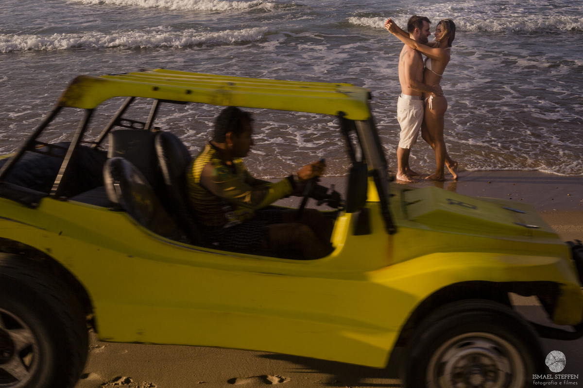 casal na praia, ensaio de casal, pre casamento, pre wedding, Ismael Steffen fotografia