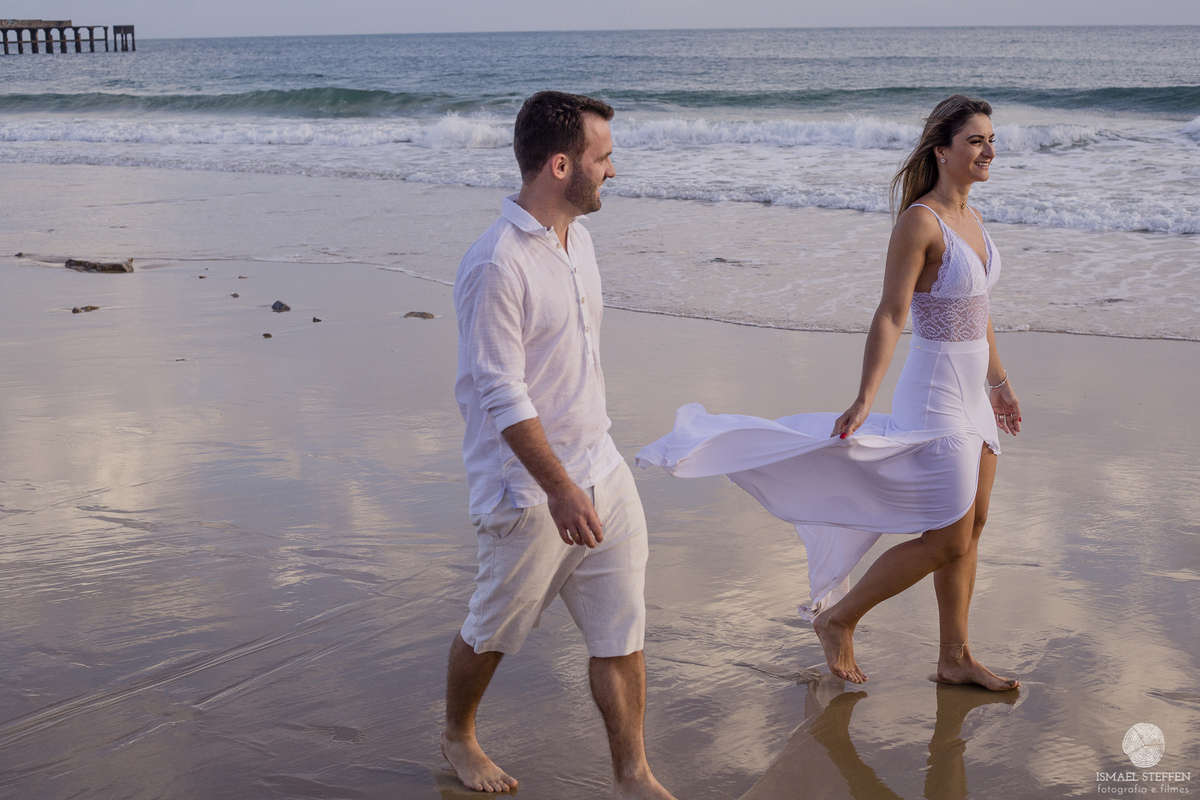 casal na praia, ensaio de casal, pre casamento, pre wedding, Ismael Steffen fotografia