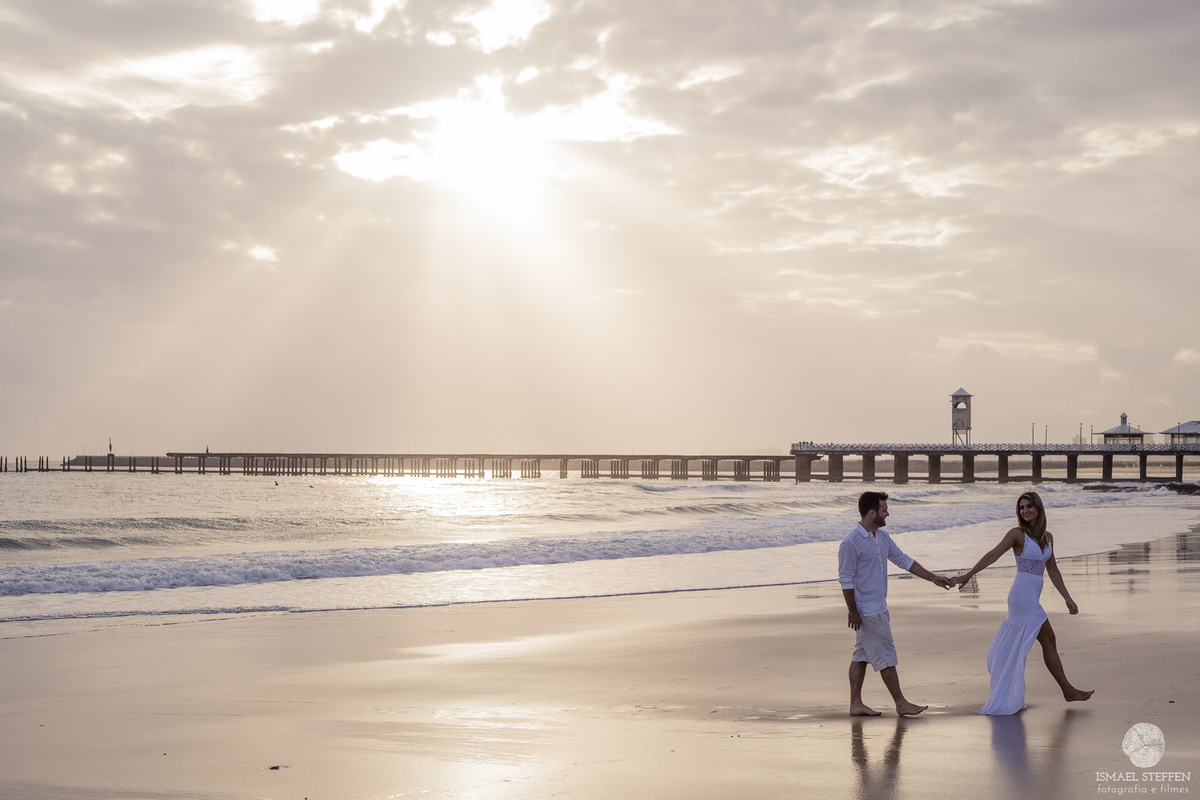 casal na praia, ensaio de casal, pre casamento, pre wedding, Ismael Steffen fotografia