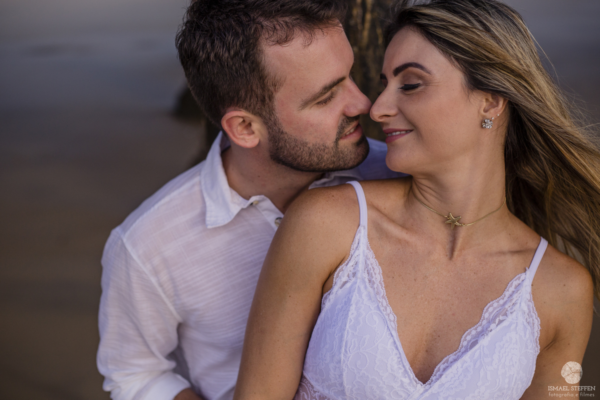 casal na praia, ensaio de casal, pre casamento, pre wedding, Ismael Steffen fotografia